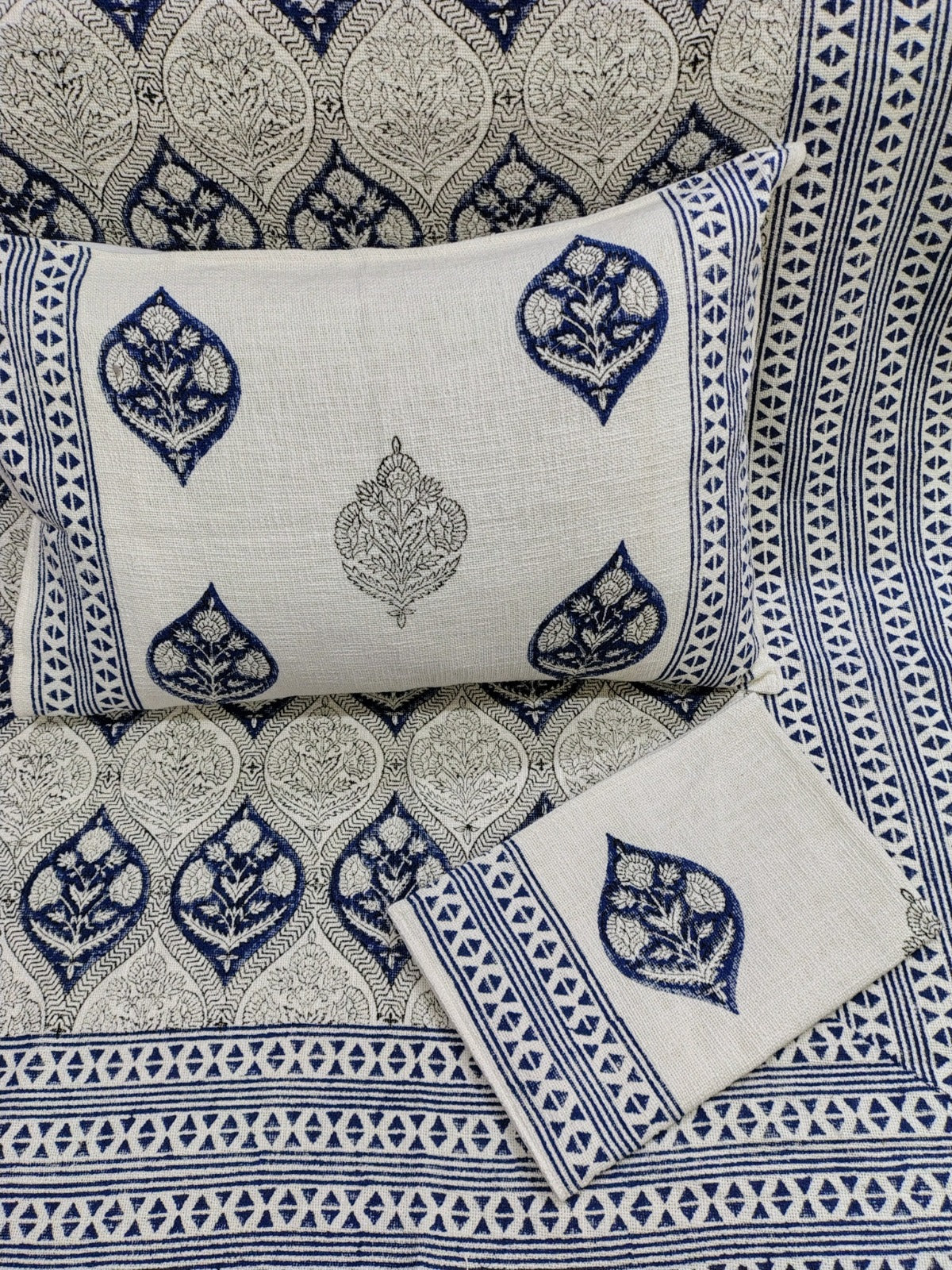 Pure TNT cotton Hand-block printed double bedcover with 2 pillow covers (90x108 inches)
