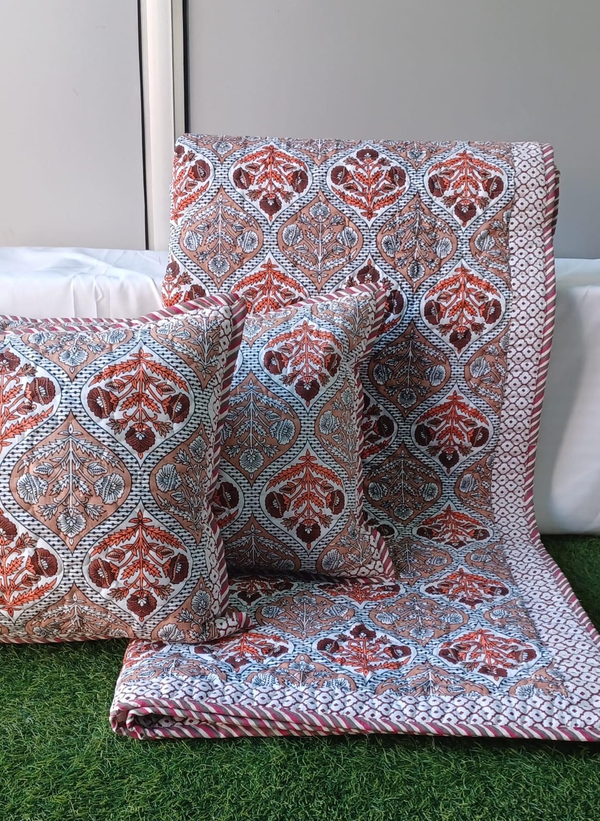 Pure mulmul cotton paani jaal quilted reversible double bedcovers with 2 quilted pillow covers (90x108 inches)