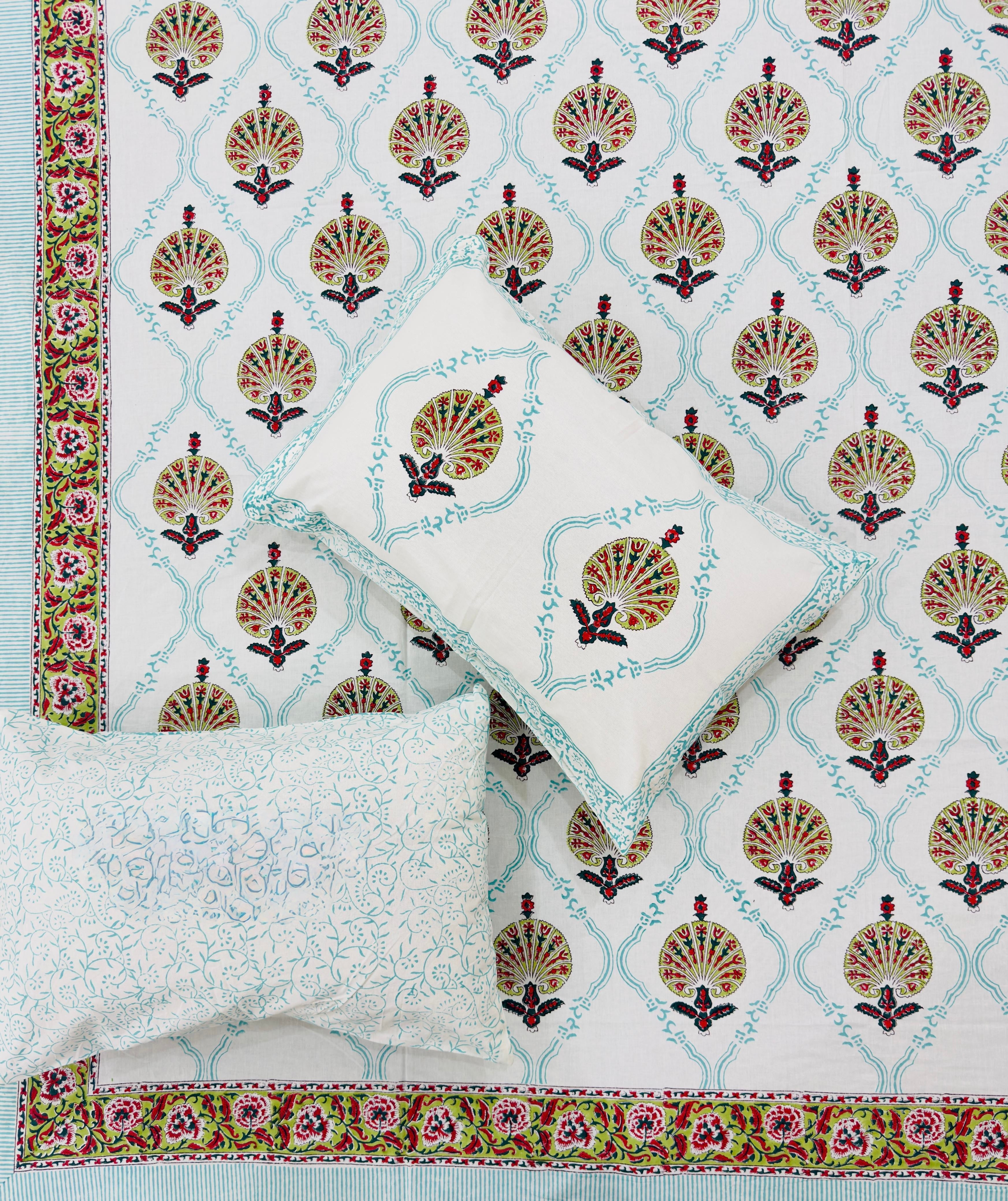 Pure cotton handblock printed king size bedsheet with 2 pillow covers (100x108 inches)