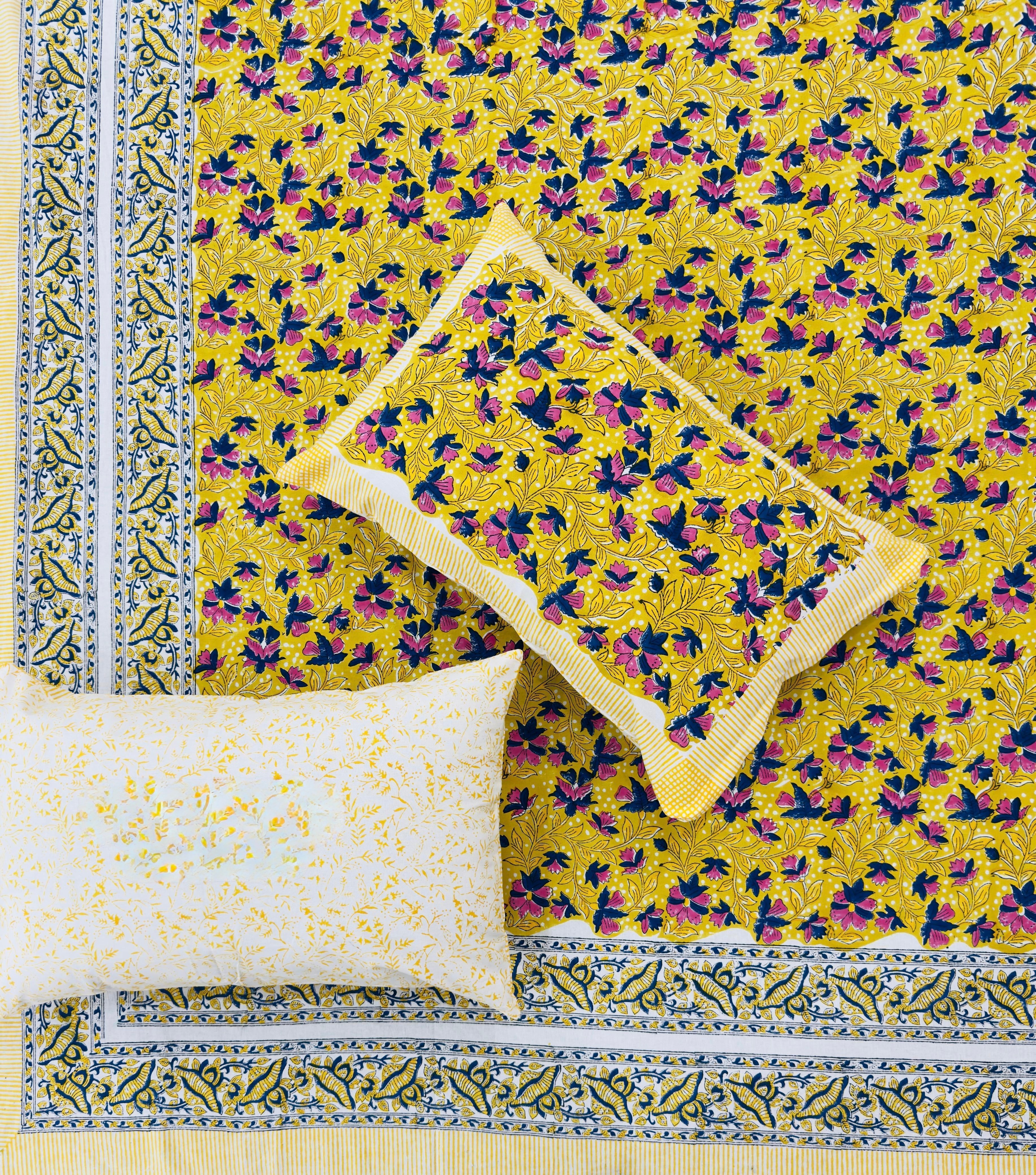Pure cotton handblock printed king size bedsheet with 2 pillow covers (100x108 inches)