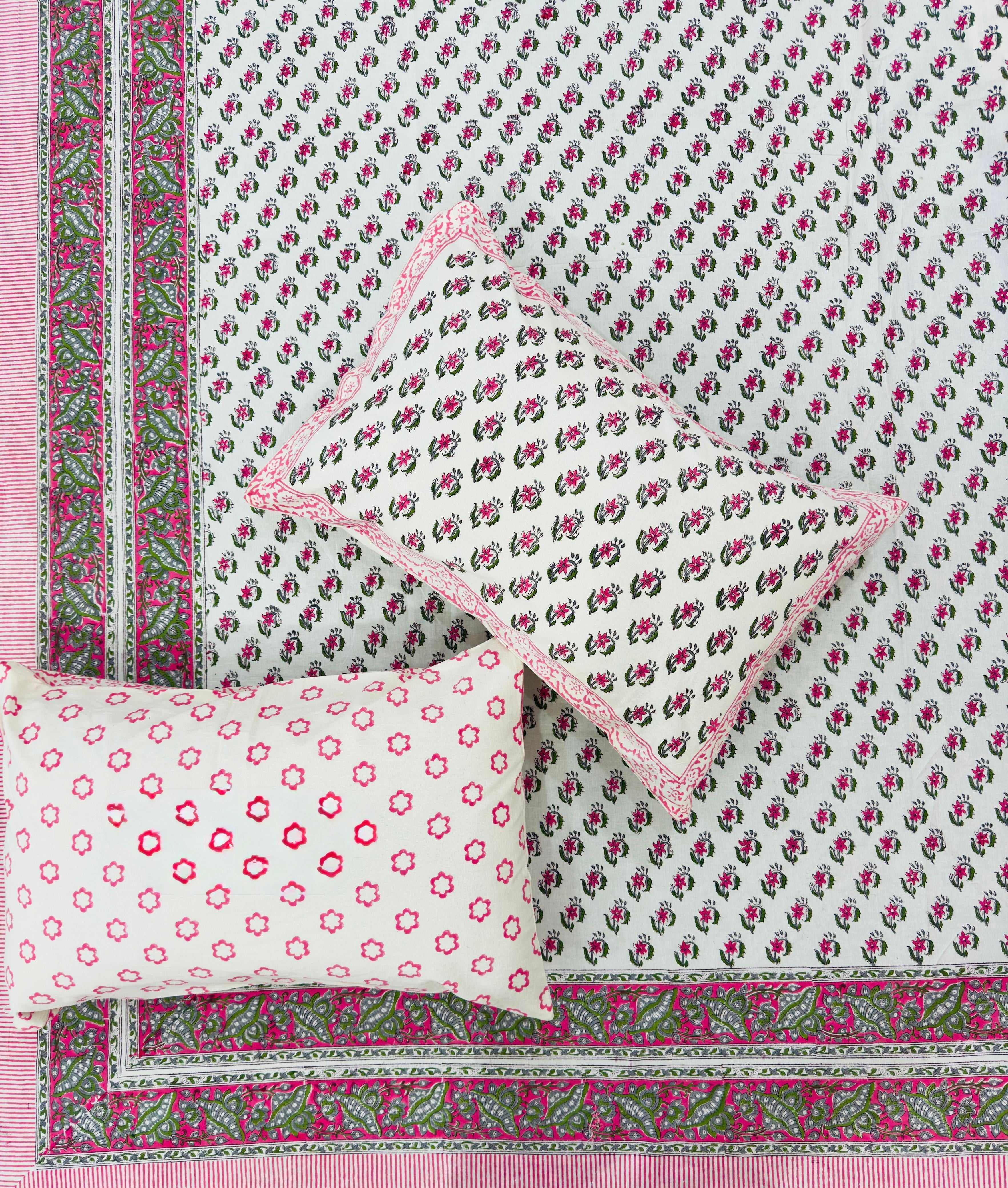 Pure cotton handblock printed king size bedsheet with 2 pillow covers (100x108 inches)