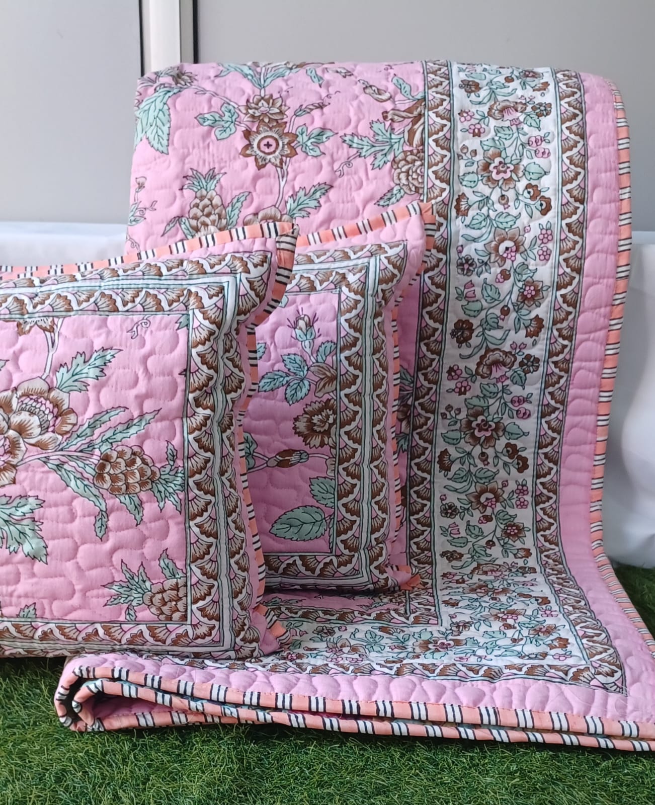 Pure mulmul cotton paani jaal quilted reversible double bedcovers with 2 quilted pillow covers (90x108 inches)