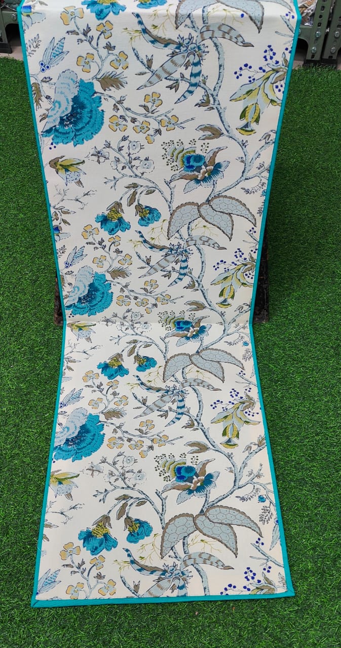 Pure casemate cotton table runner for 4/6 seater tables.