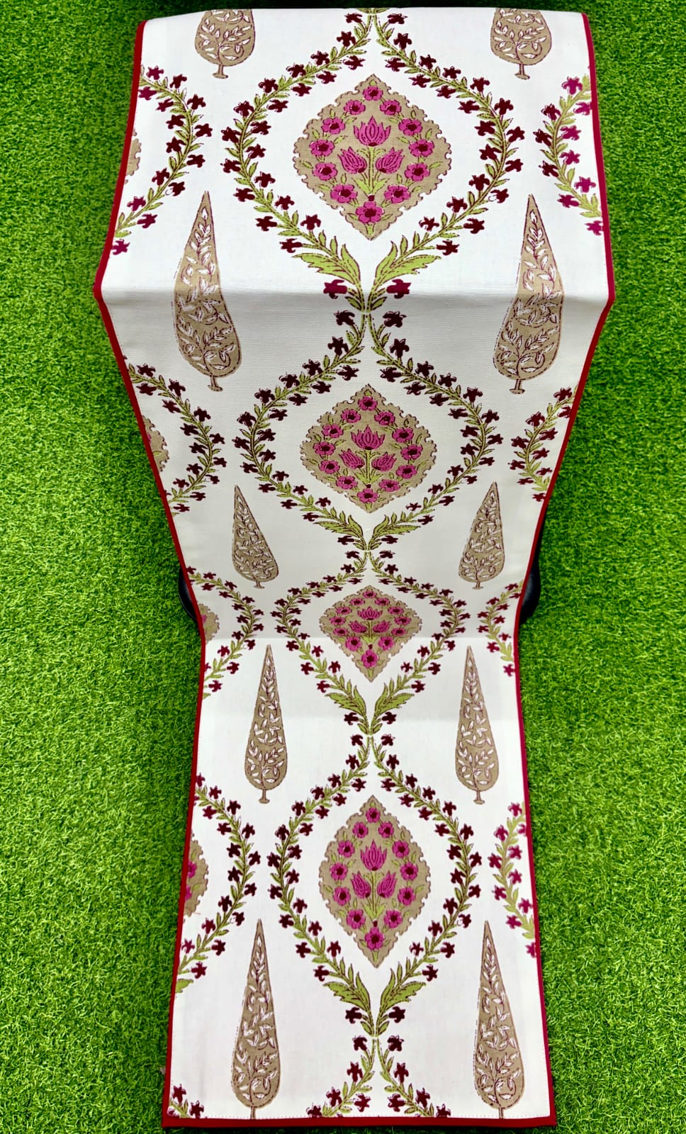 Pure cotton screen printed runners for 4 and 6 seater dining tables