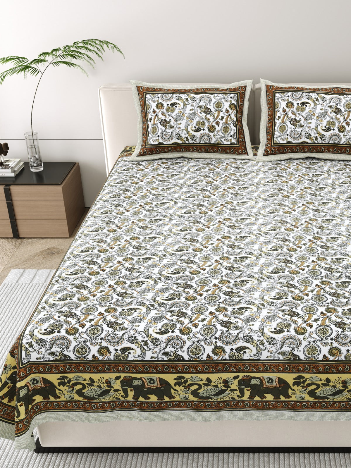 Pure cotton king size bedsheet with 2 pillow covers (100x108 inches)