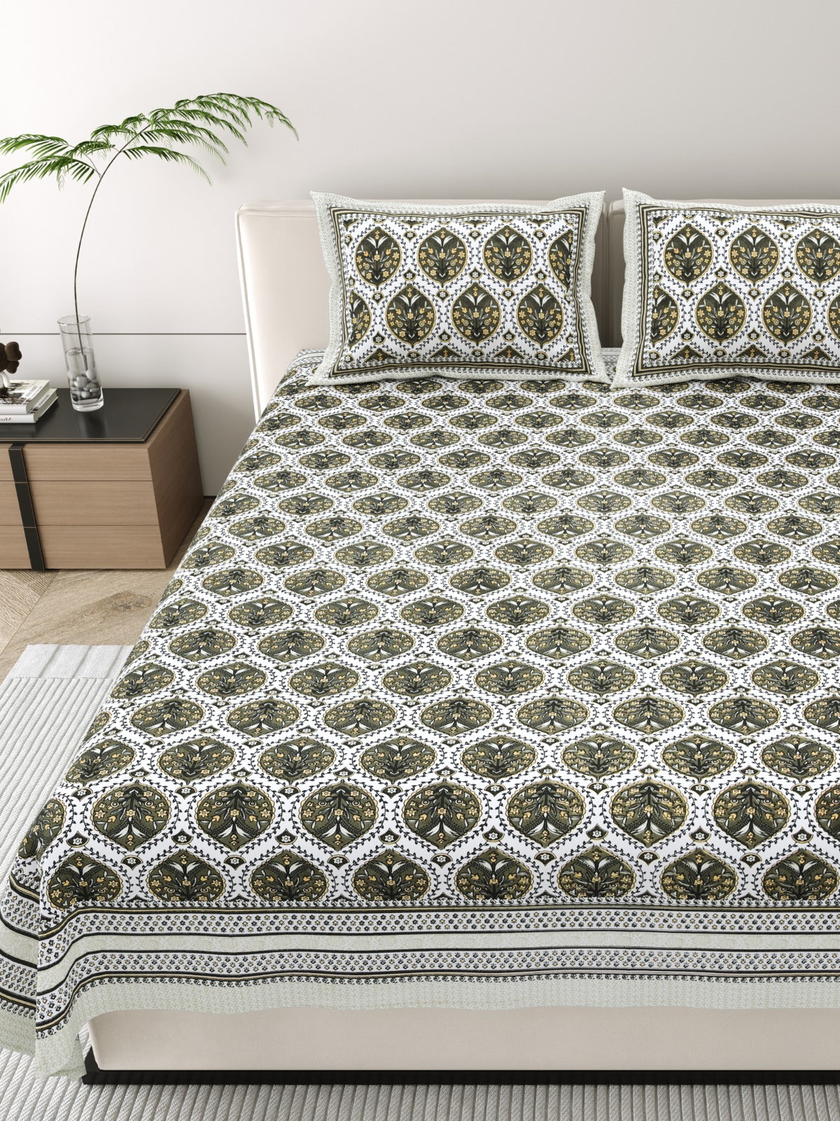 Pure cotton king size bedsheet with 2 pillow covers (100x108 inches)