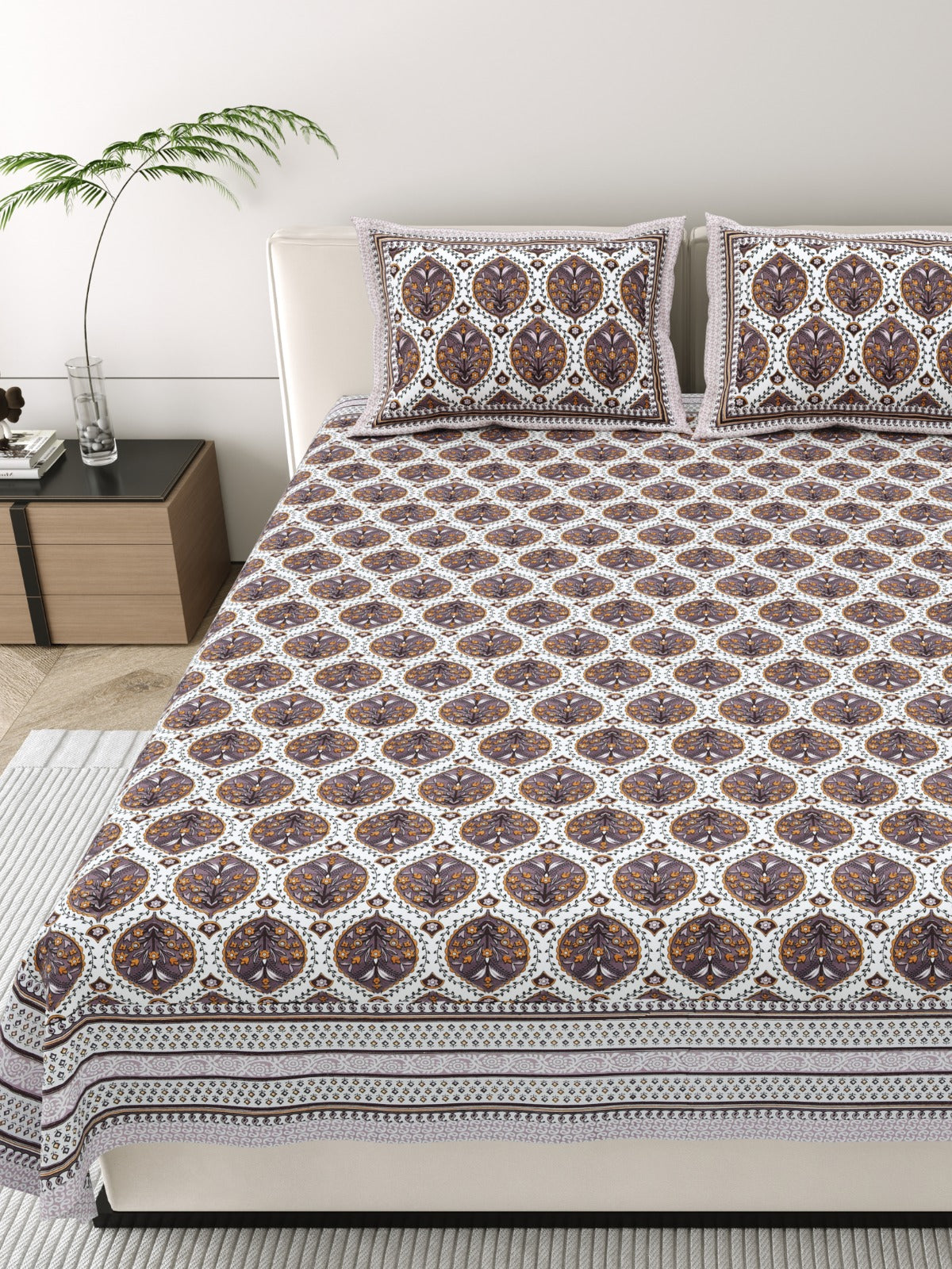 Pure cotton king size bedsheet with 2 pillow covers (100x108 inches)