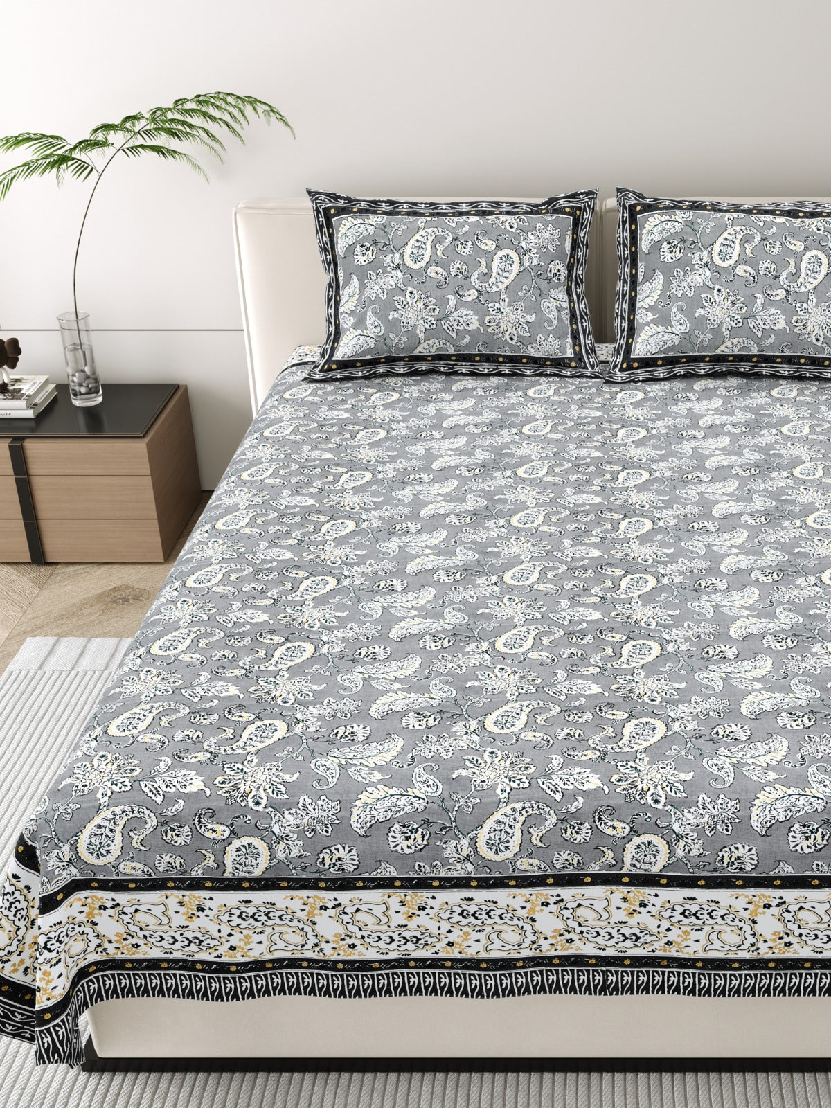 Pure cotton king size bedsheet with 2 pillow covers (100x108 inches)