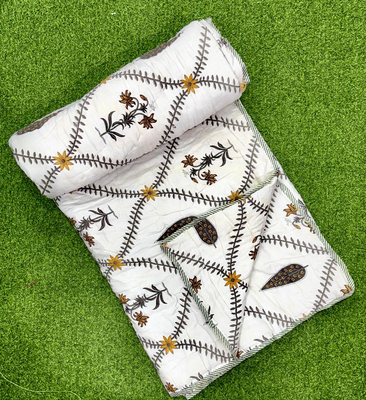 Pure cotton single screen printed reversible AC quilt (60x90 inches)