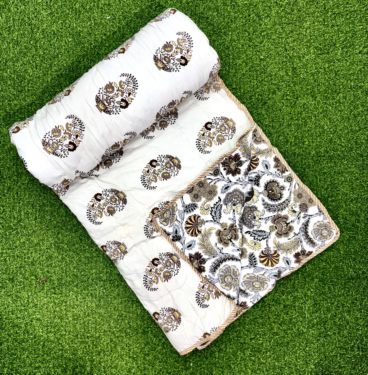 Pure cotton single screen printed reversible AC quilt (60x90 inches)