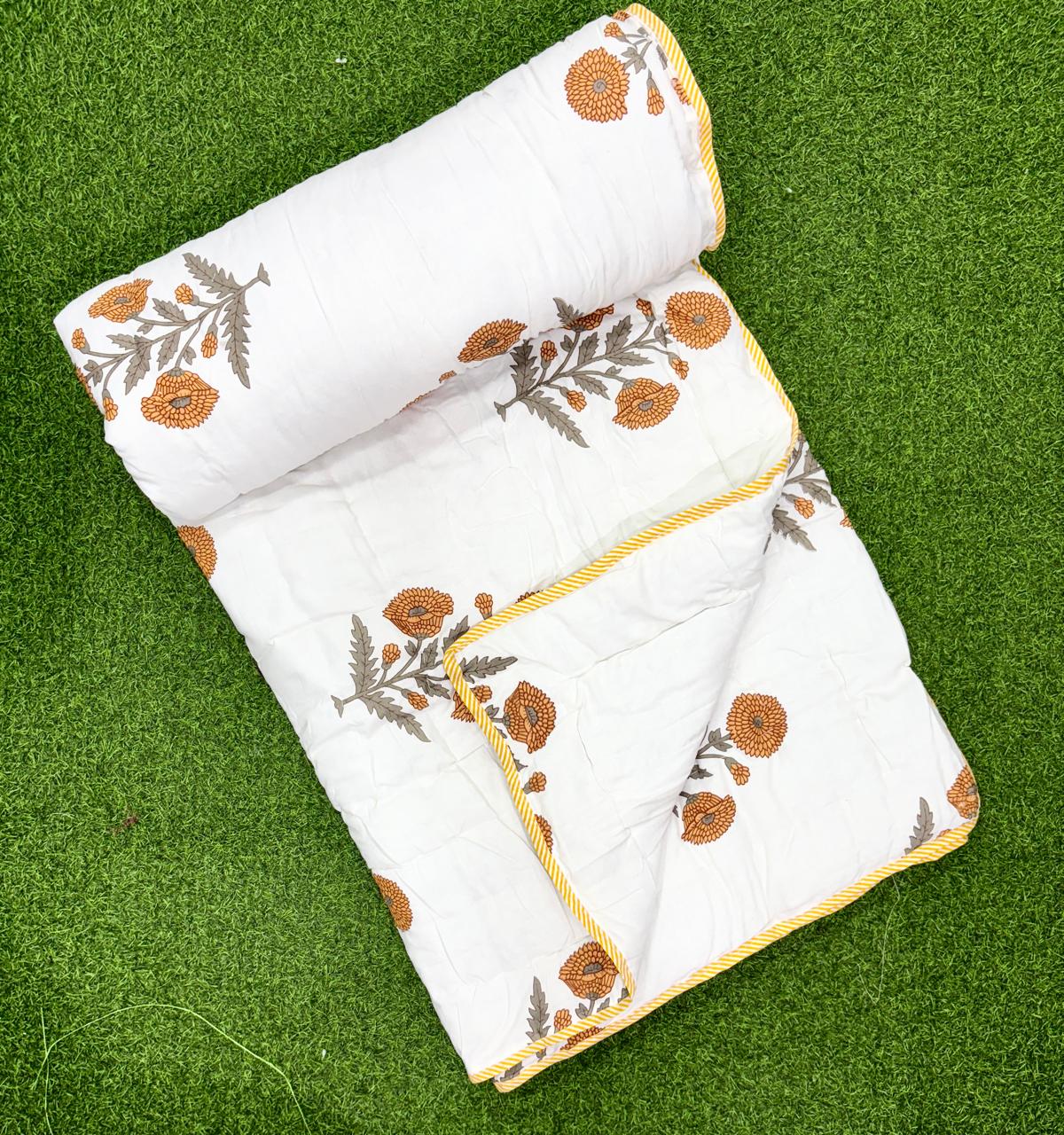 Pure cotton single screen printed reversible AC quilt (60x90 inches)