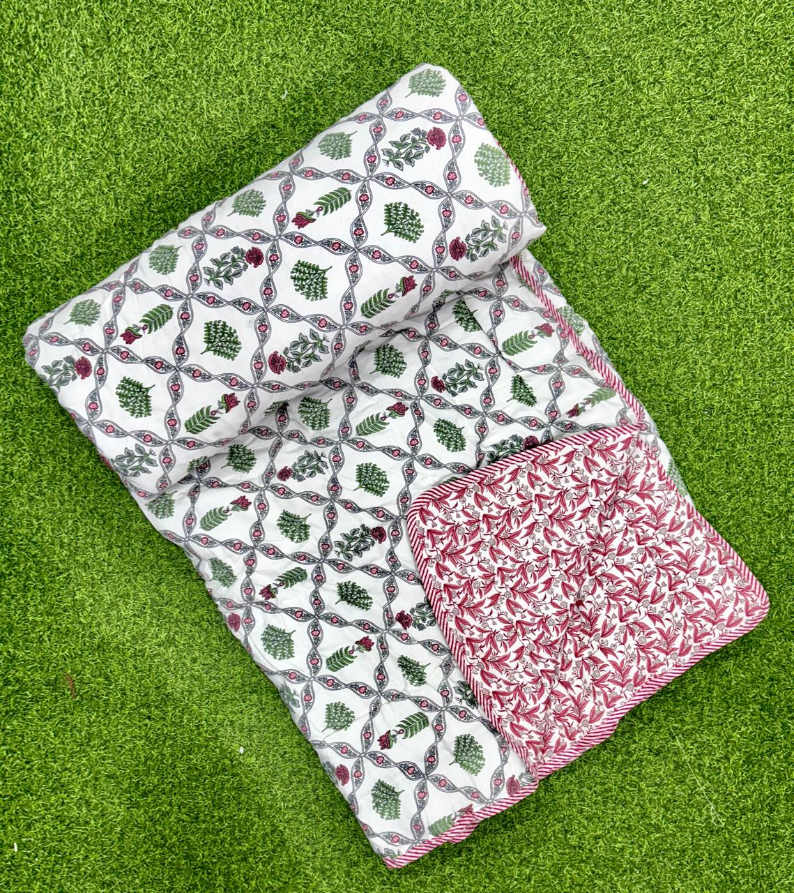 Pure cotton single screen printed reversible AC quilt (60x90 inches)