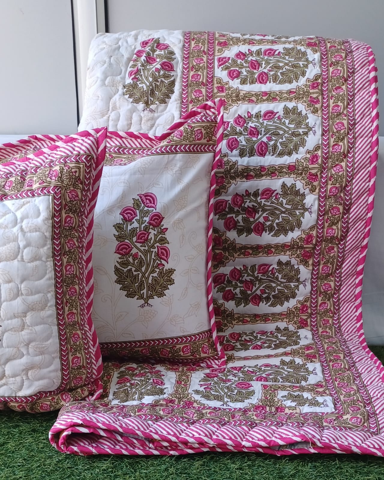 Pure mulmul cotton paani jaal quilted reversible double bedcovers with 2 quilted pillow covers (90x108 inches)