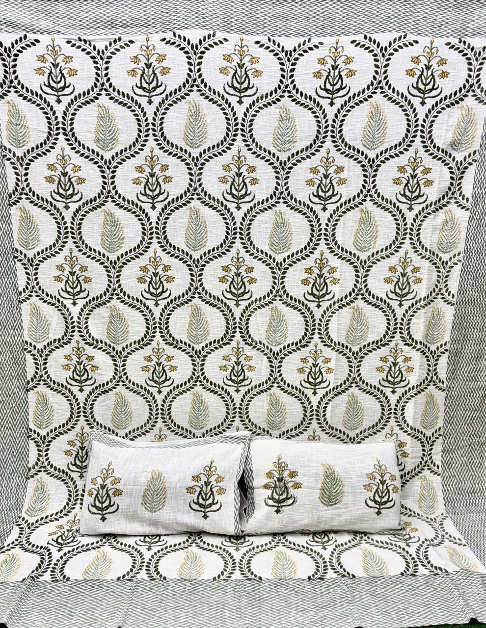 Pure TNT cotton printed double bedcover with 2 pillow covers (90x108 inches)