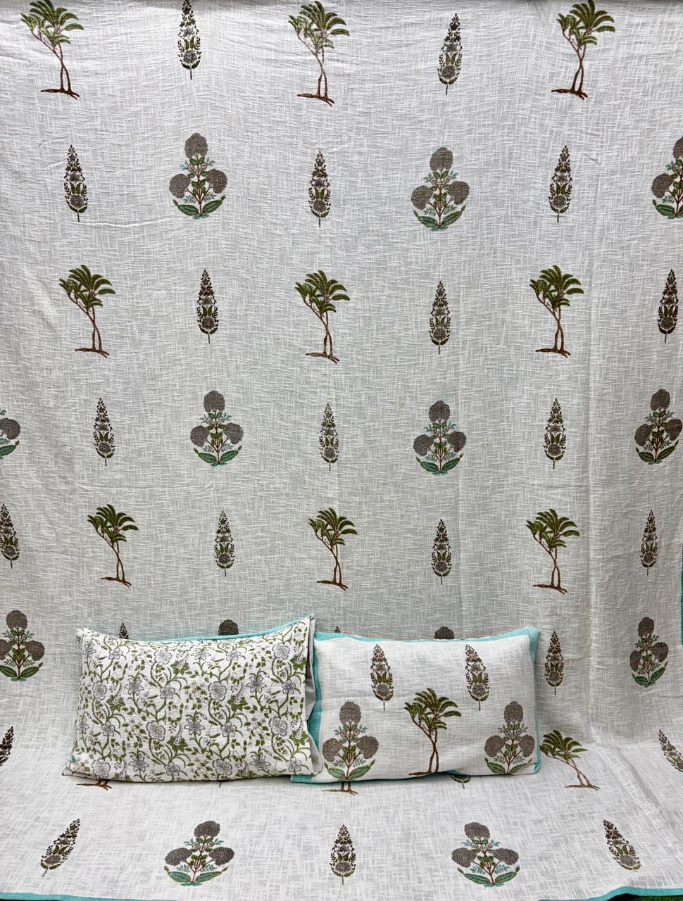 Pure TNT cotton printed double bedcover with 2 pillow covers (90x108 inches)