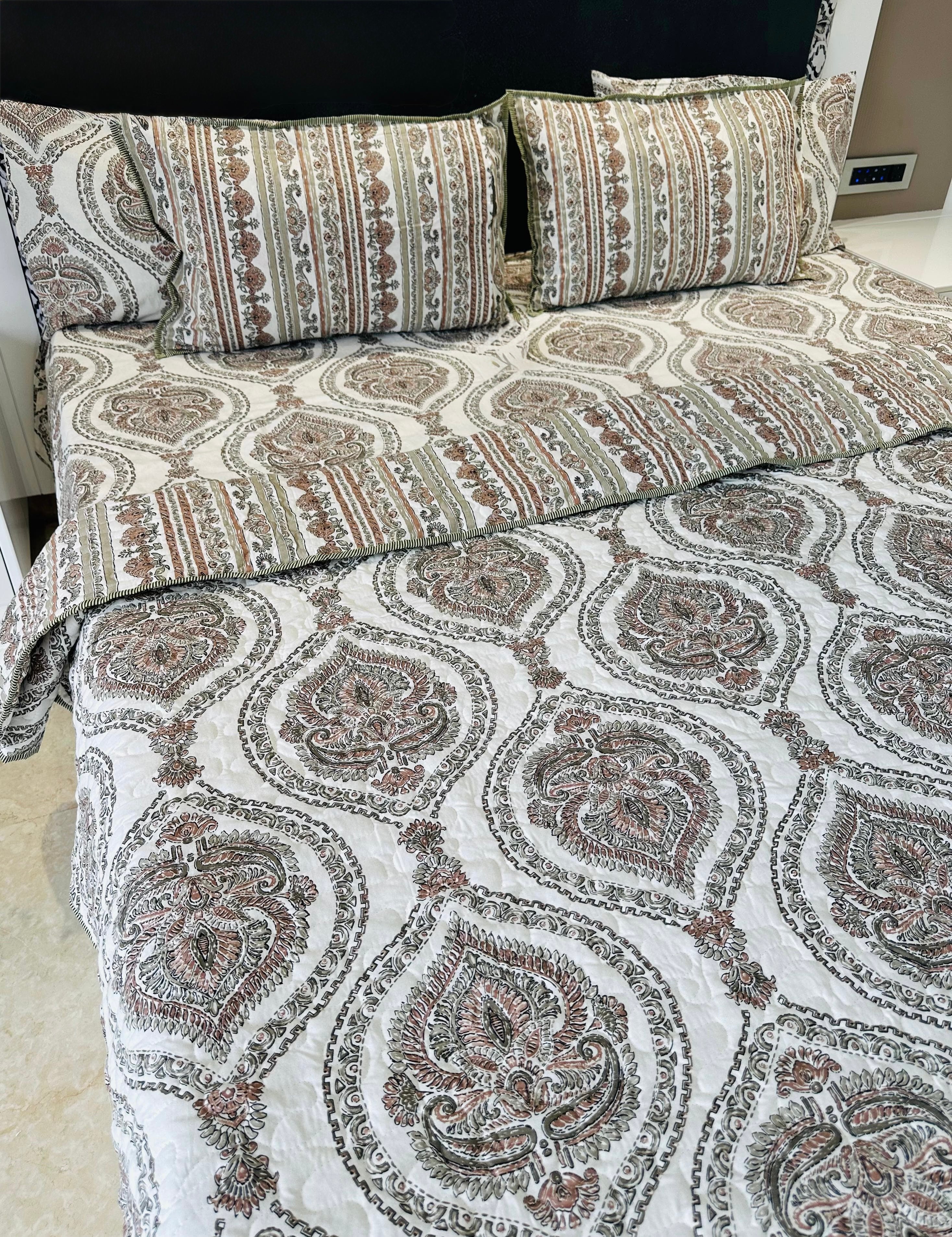 Pure cotton 6 piece bedsheet and quilted bedcover king size combos
