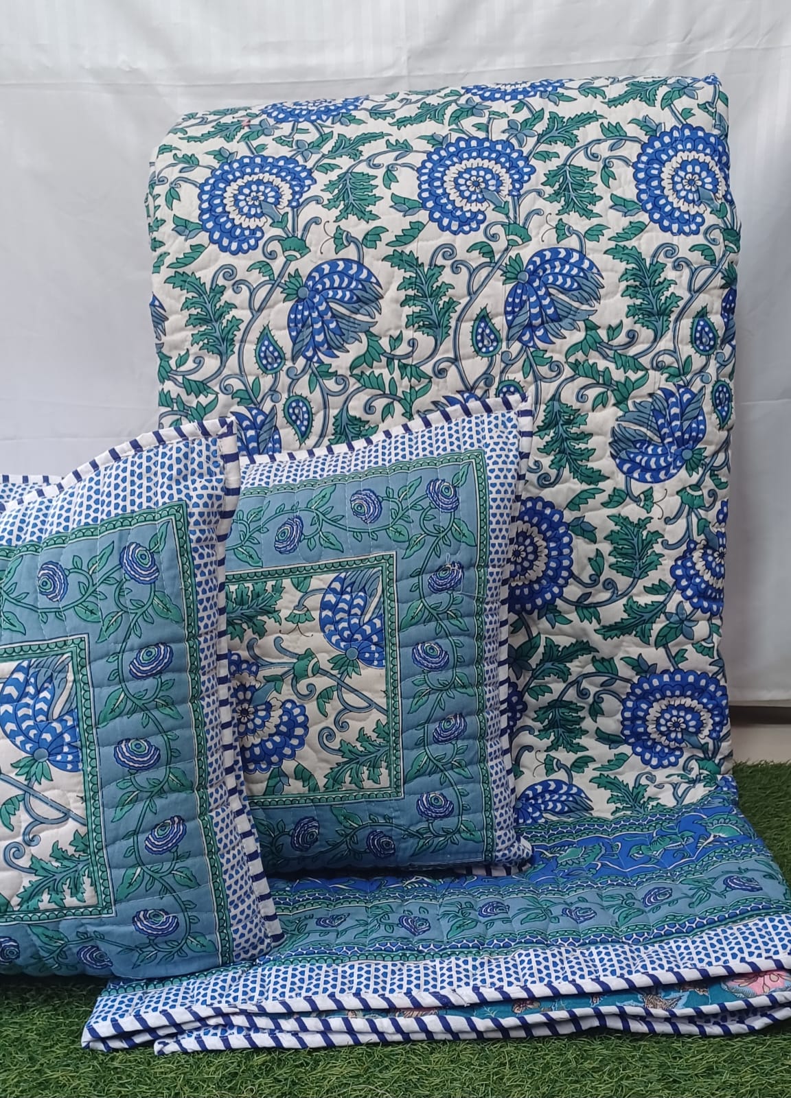 Pure mulmul cotton paani jaal quilted reversible double bedcovers with 2 quilted pillow covers (90x108 inches)