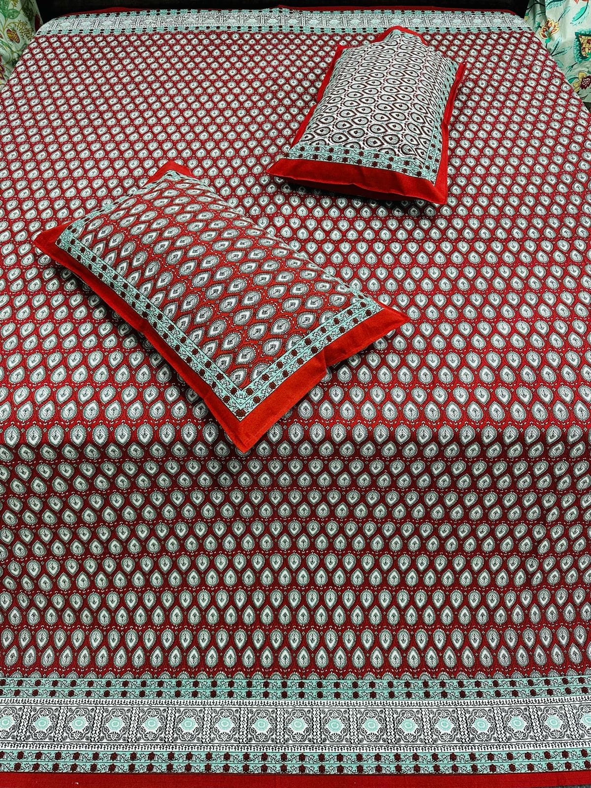 Pure cotton quilted single bedcover without pillow cover (60 x 90 inches)