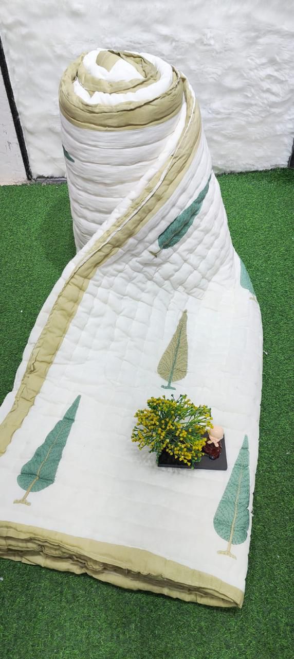 Pure mulmul cotton screen printed reversible double razai (90x108 inches)