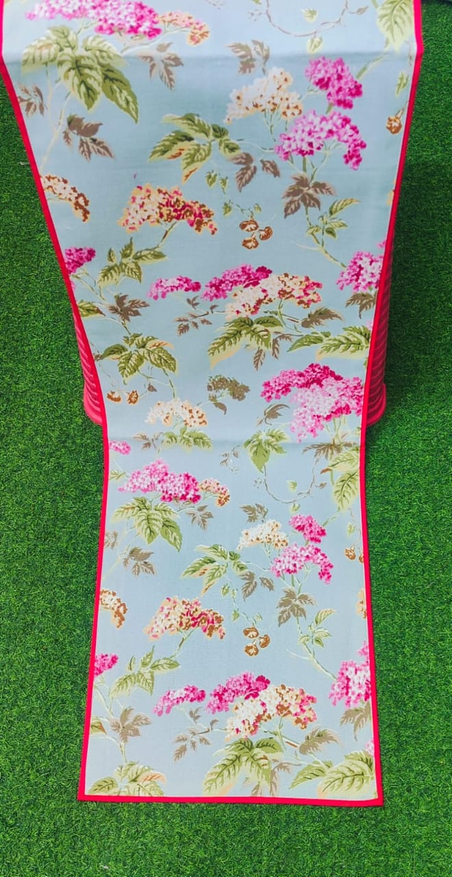 Pure casemate cotton table runner for 4/6 seater tables.