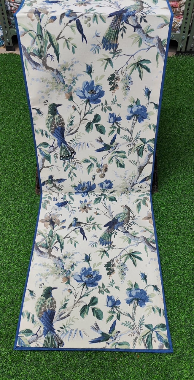 Pure casemate cotton table runner for 4/6 seater tables.