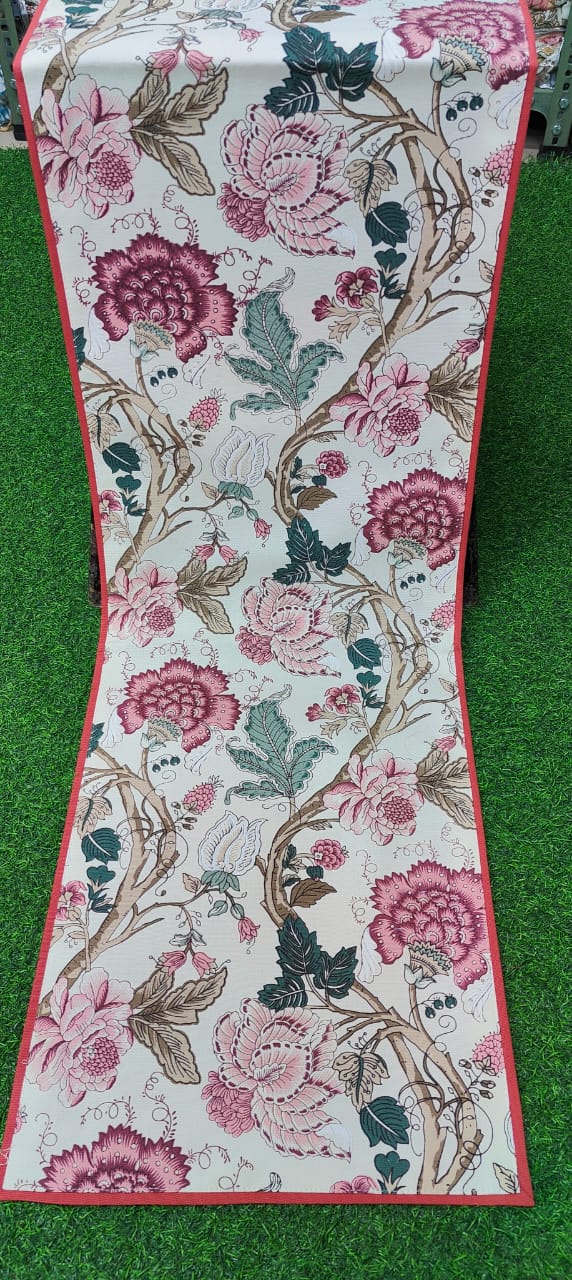 Pure casemate cotton table runner for 4/6 seater tables.