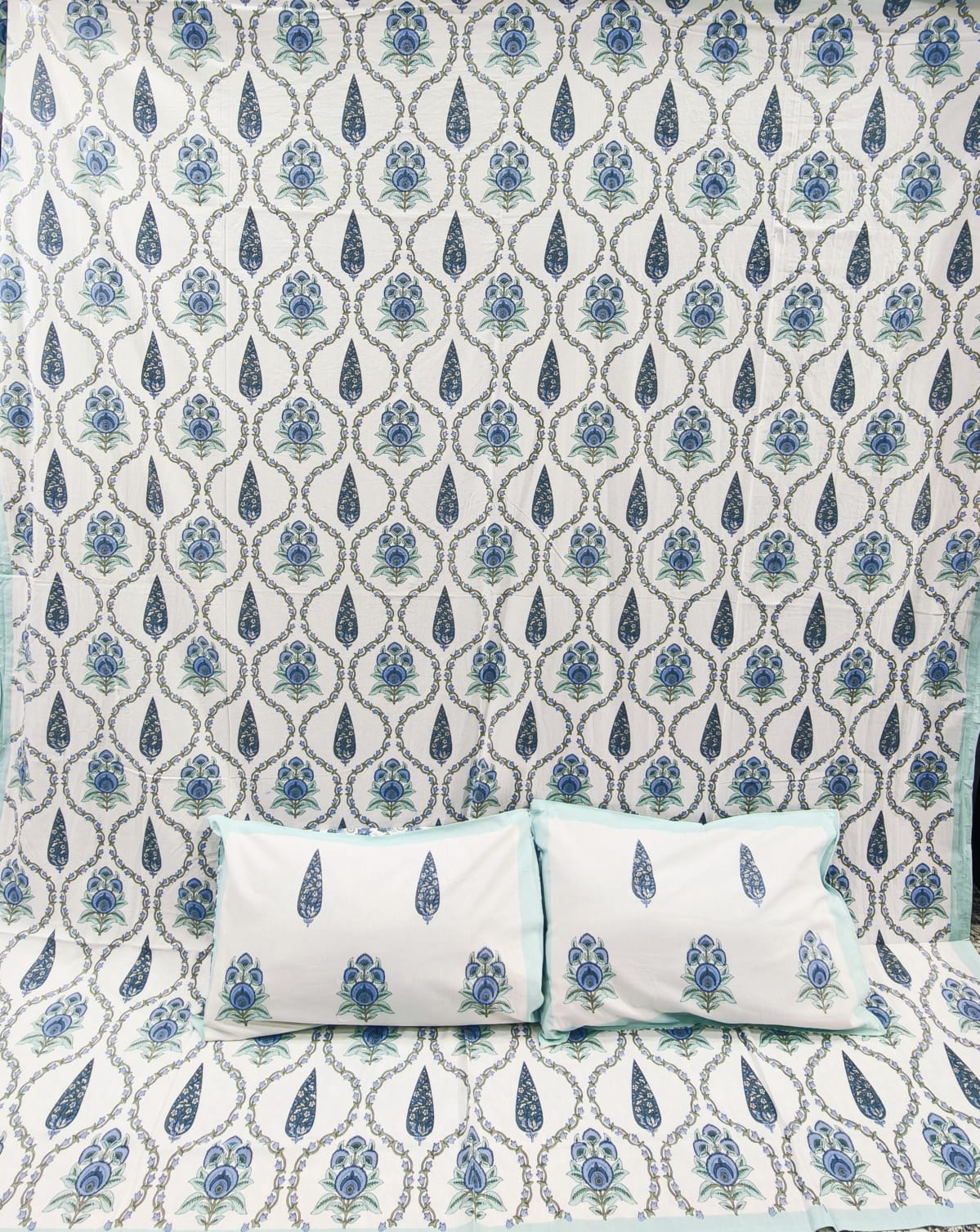 Pure cotton handblock printed king size bedsheet with 2 pillow covers (100x108 inches)