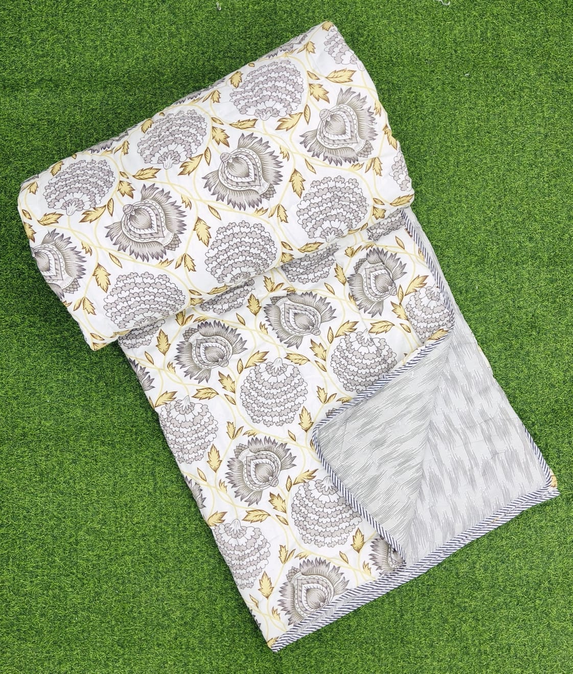 Pure cotton reversible and washable double razai (90x100 inches)