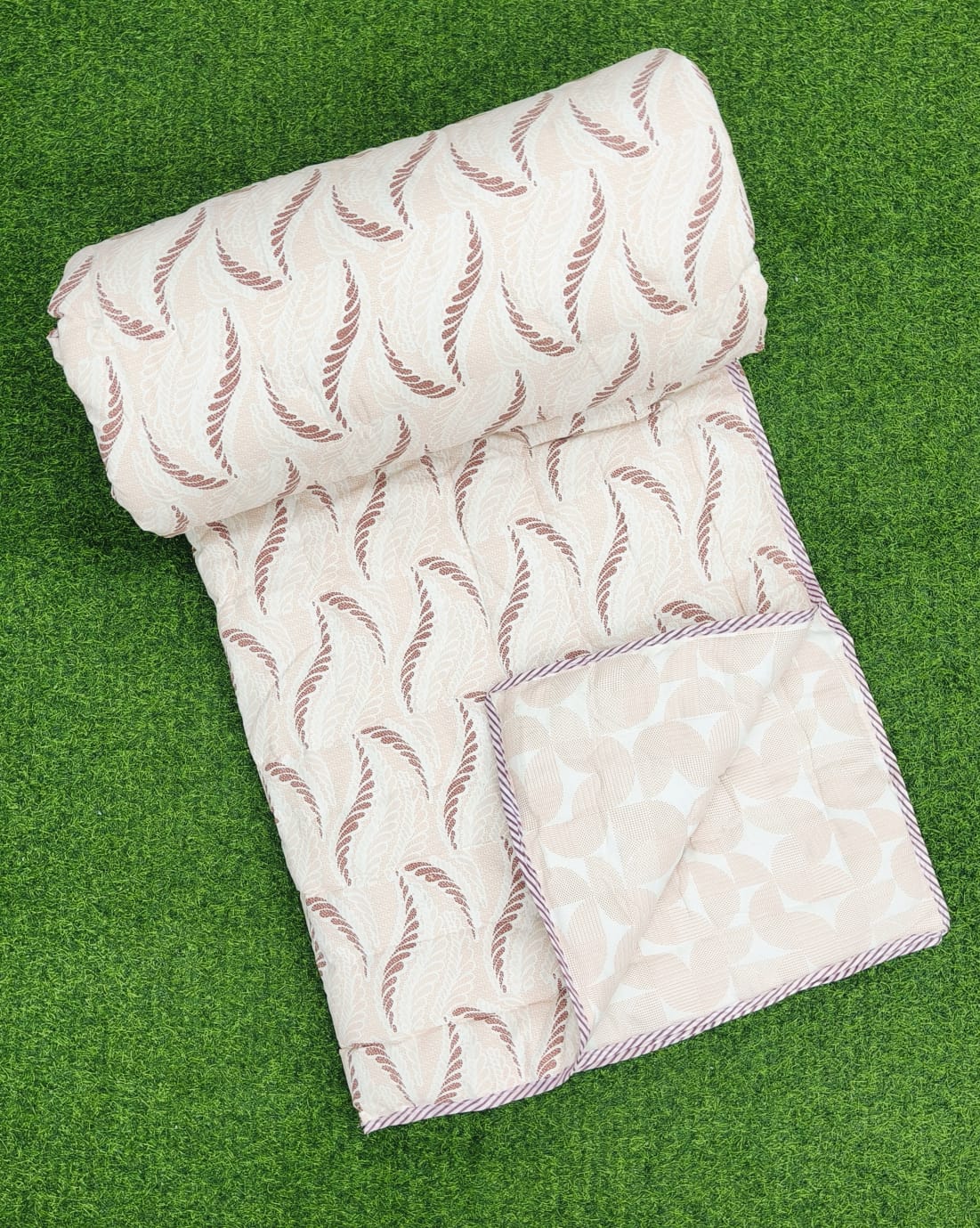 Pure cotton reversible and washable double razai (90x100 inches)