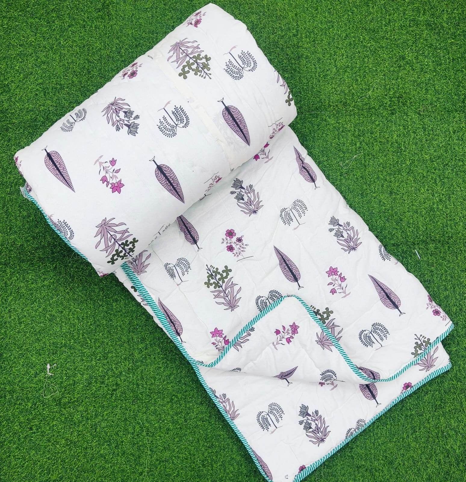 Pure cotton reversible and washable double razai (90x100 inches)