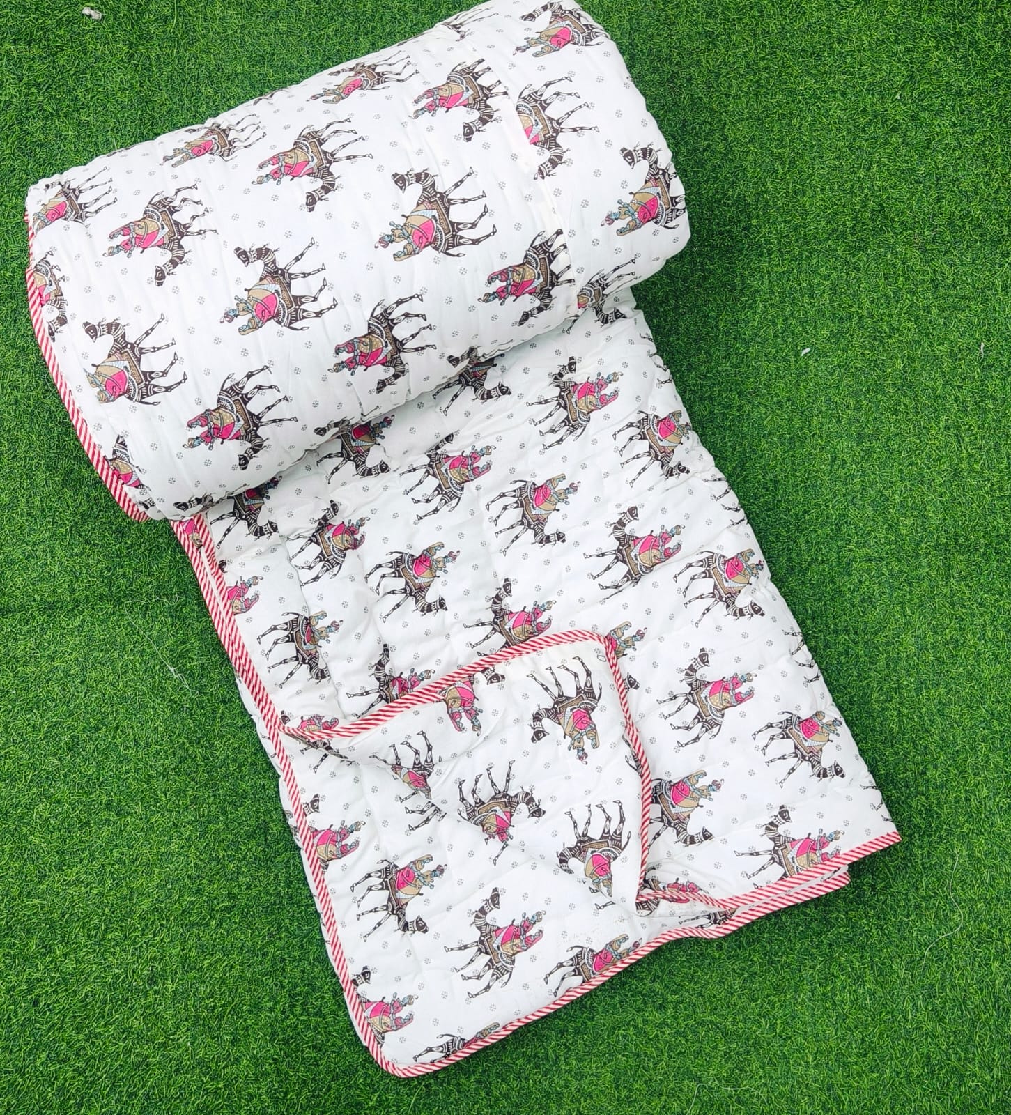 Pure cotton reversible and washable double razai (90x100 inches)