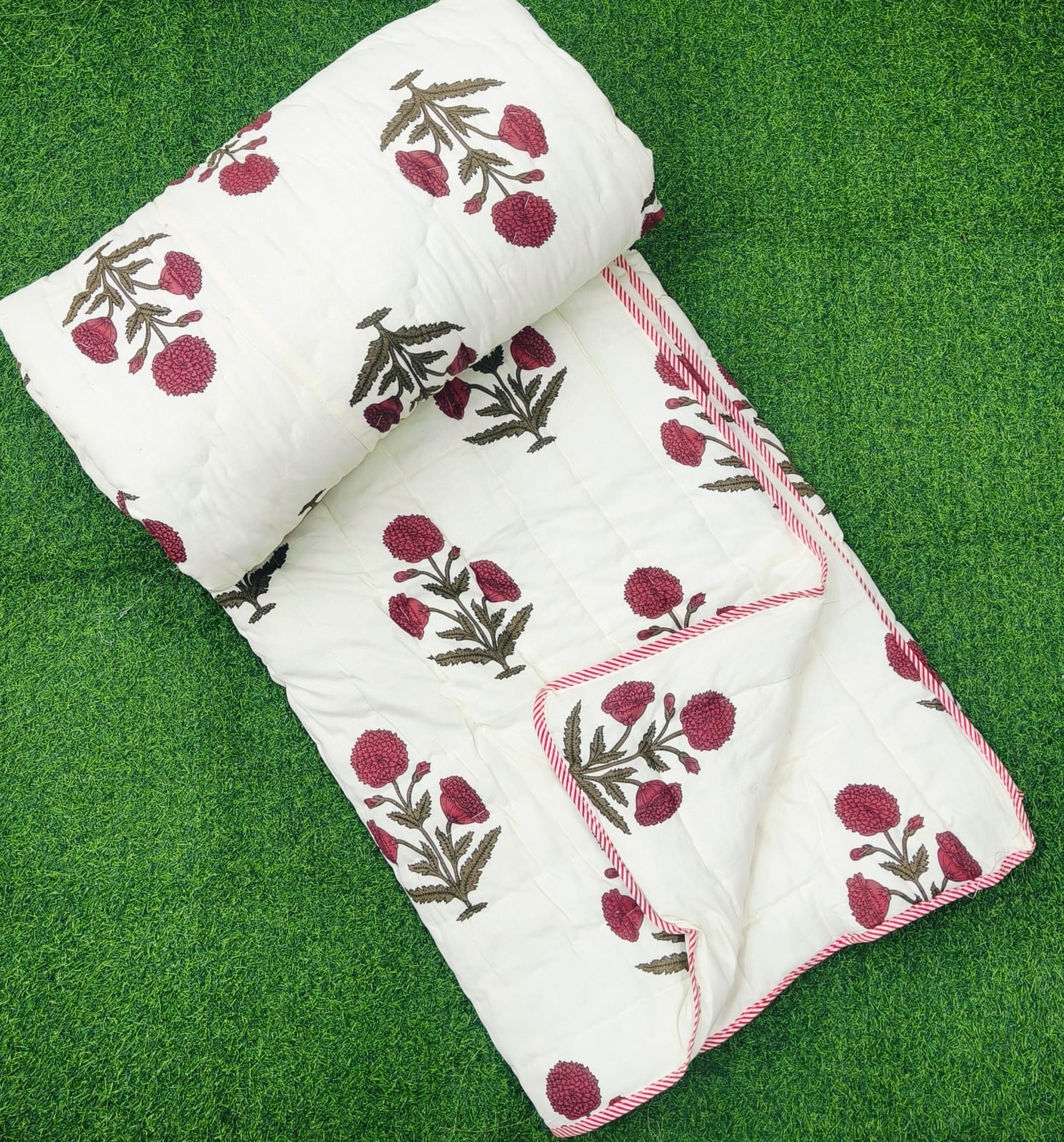 Pure cotton reversible and washable double razai (90x100 inches)