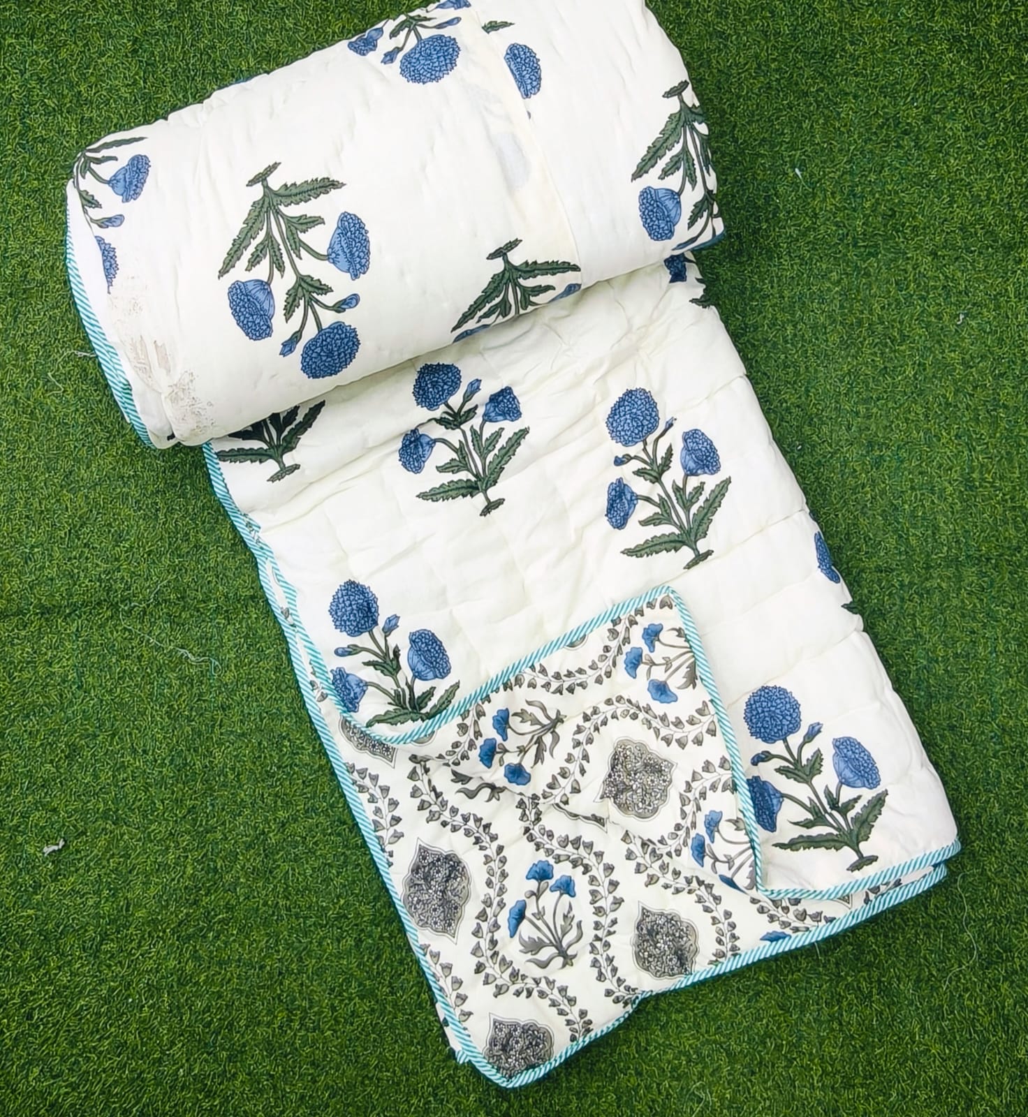 Pure cotton reversible and washable double razai (90x100 inches)