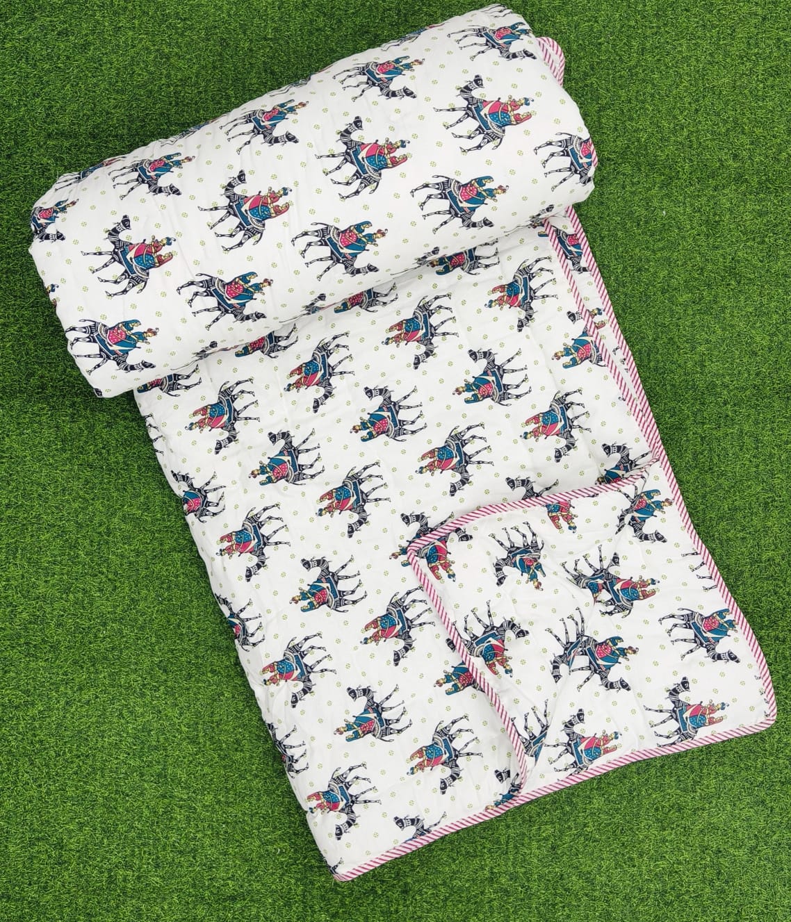 Pure cotton reversible and washable double razai (90x100 inches)