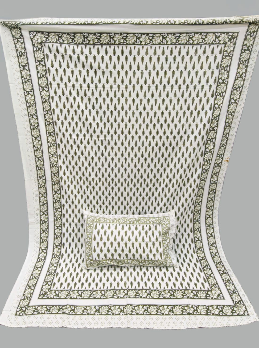 Pure cotton single bedsheet with 1 pillow cover (Size 60x90 inches)