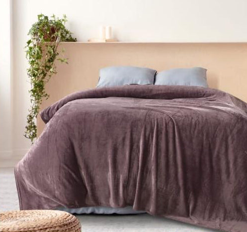 Warm winter bedsheets with 2 pillow covers (95x105 inches)