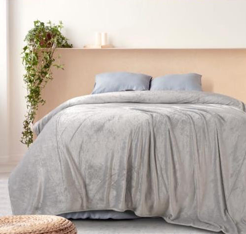 Warm winter bedsheets with 2 pillow covers (95x105 inches)