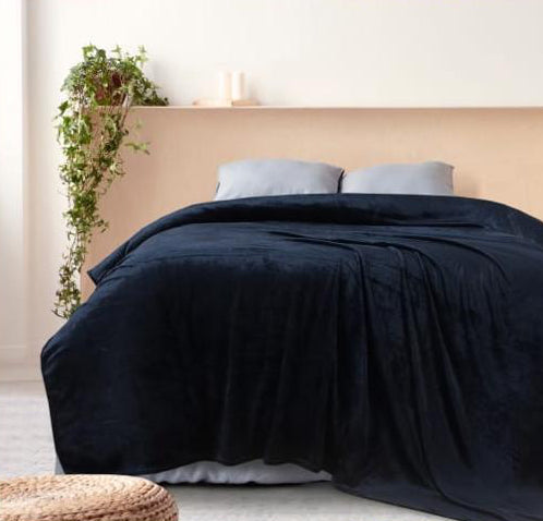 Warm winter bedsheets with 2 pillow covers (95x105 inches)