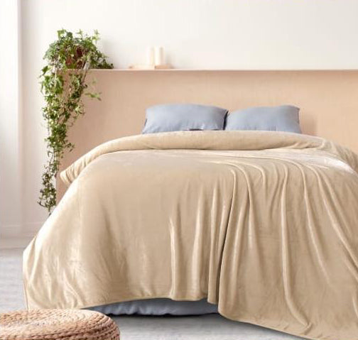 Warm winter bedsheets with 2 pillow covers (95x105 inches)