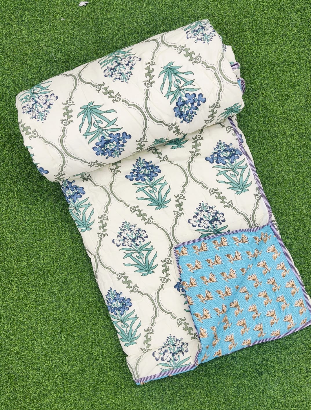 Pure cotton reversible and washable double razai (90x100 inches)