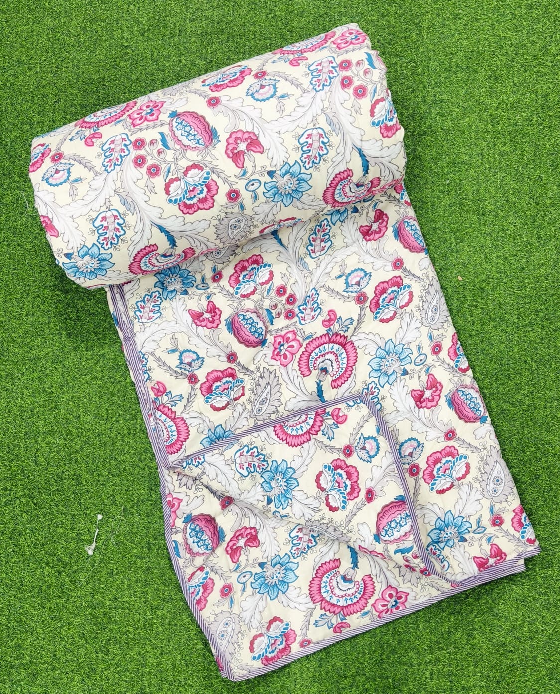 Pure cotton reversible and washable double razai (90x100 inches)