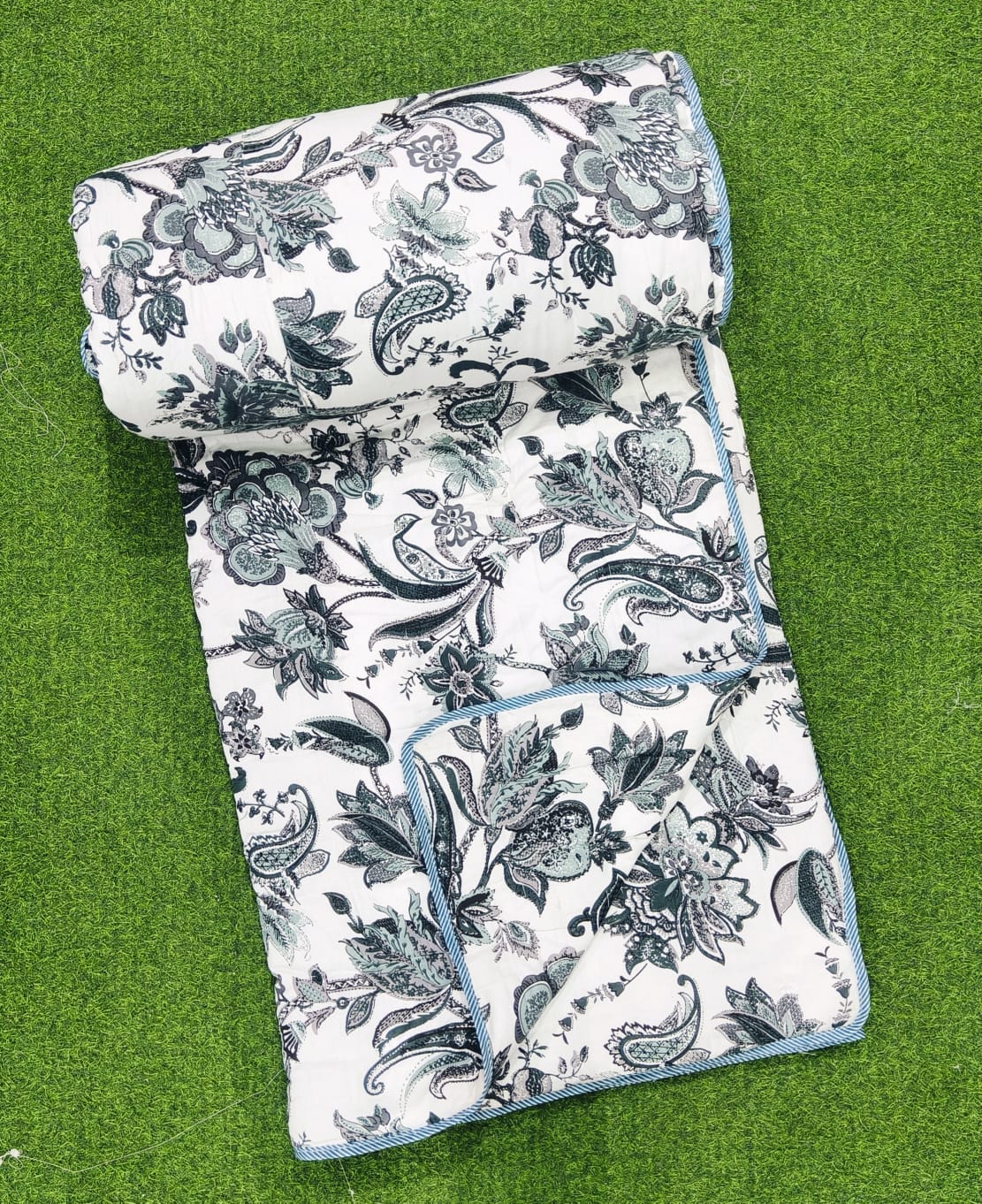 Pure cotton reversible and washable double razai (90x100 inches)