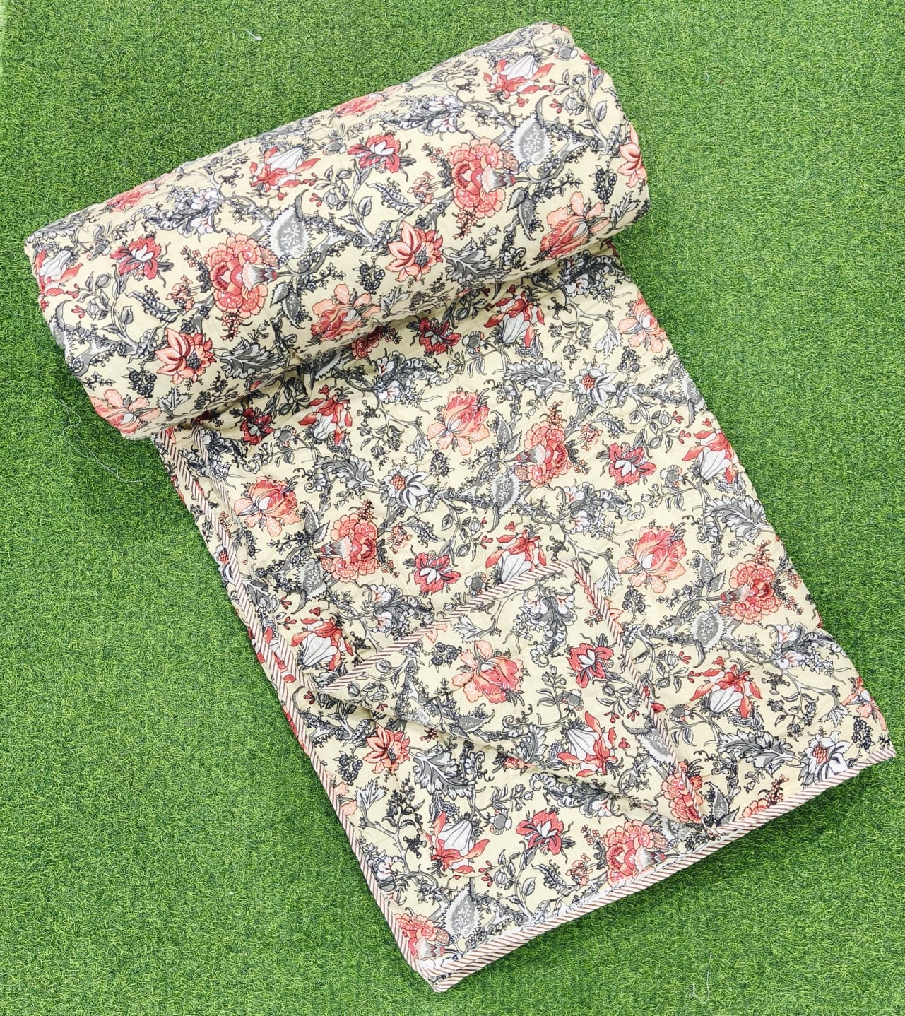 Pure cotton reversible and washable double razai (90x100 inches)