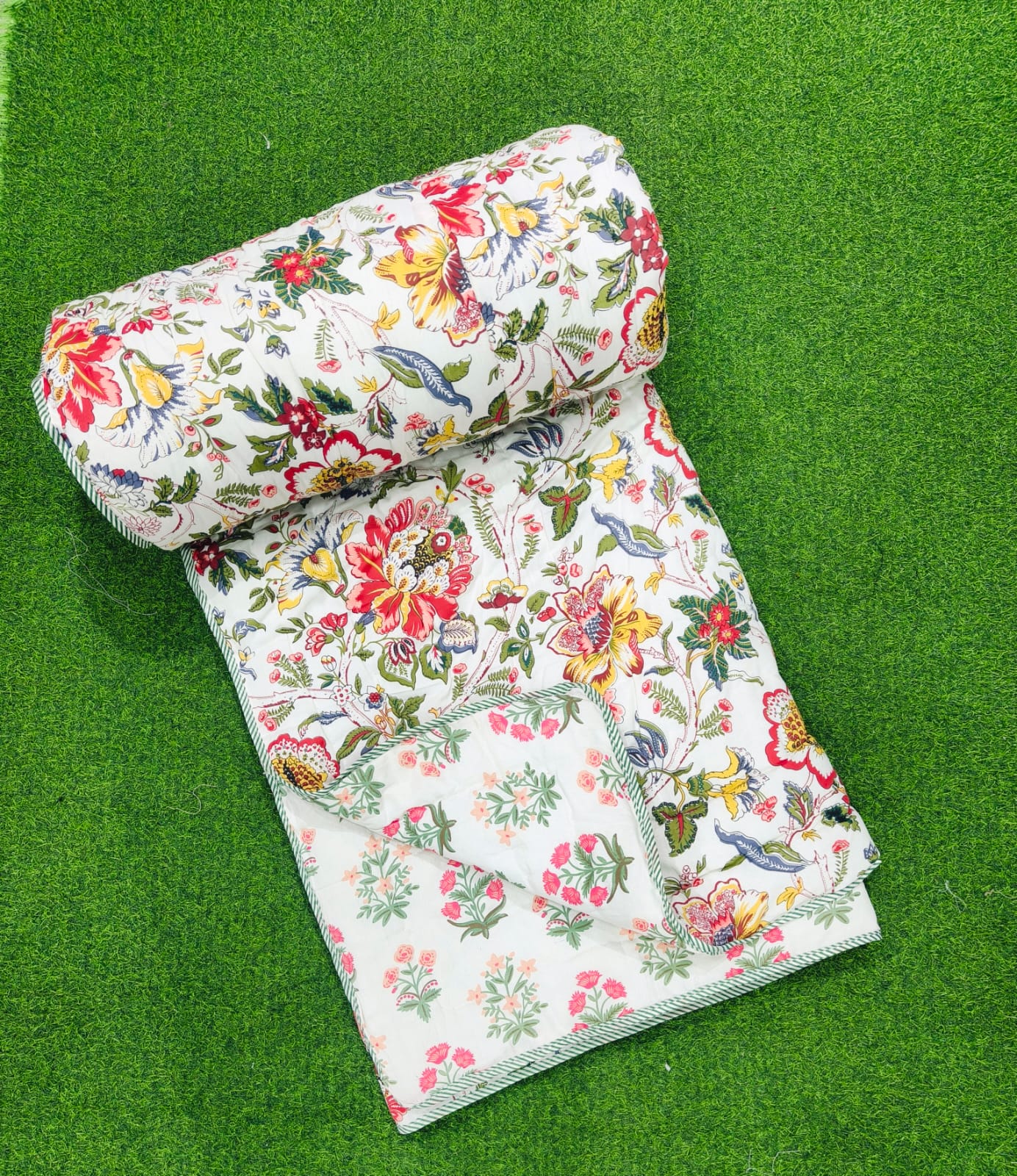 Pure cotton reversible and washable double razai (90x100 inches)