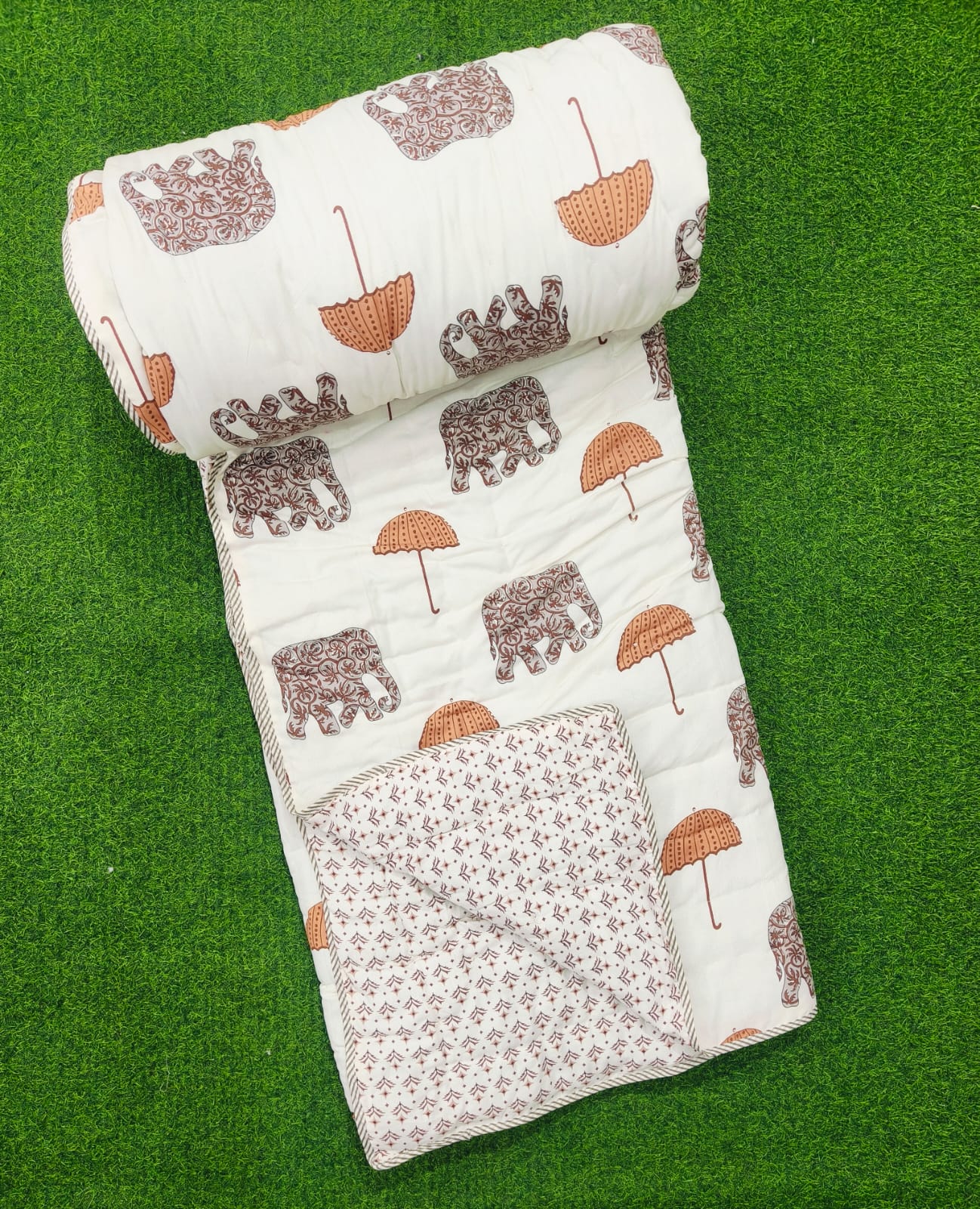 Pure cotton reversible and washable double razai (90x100 inches)