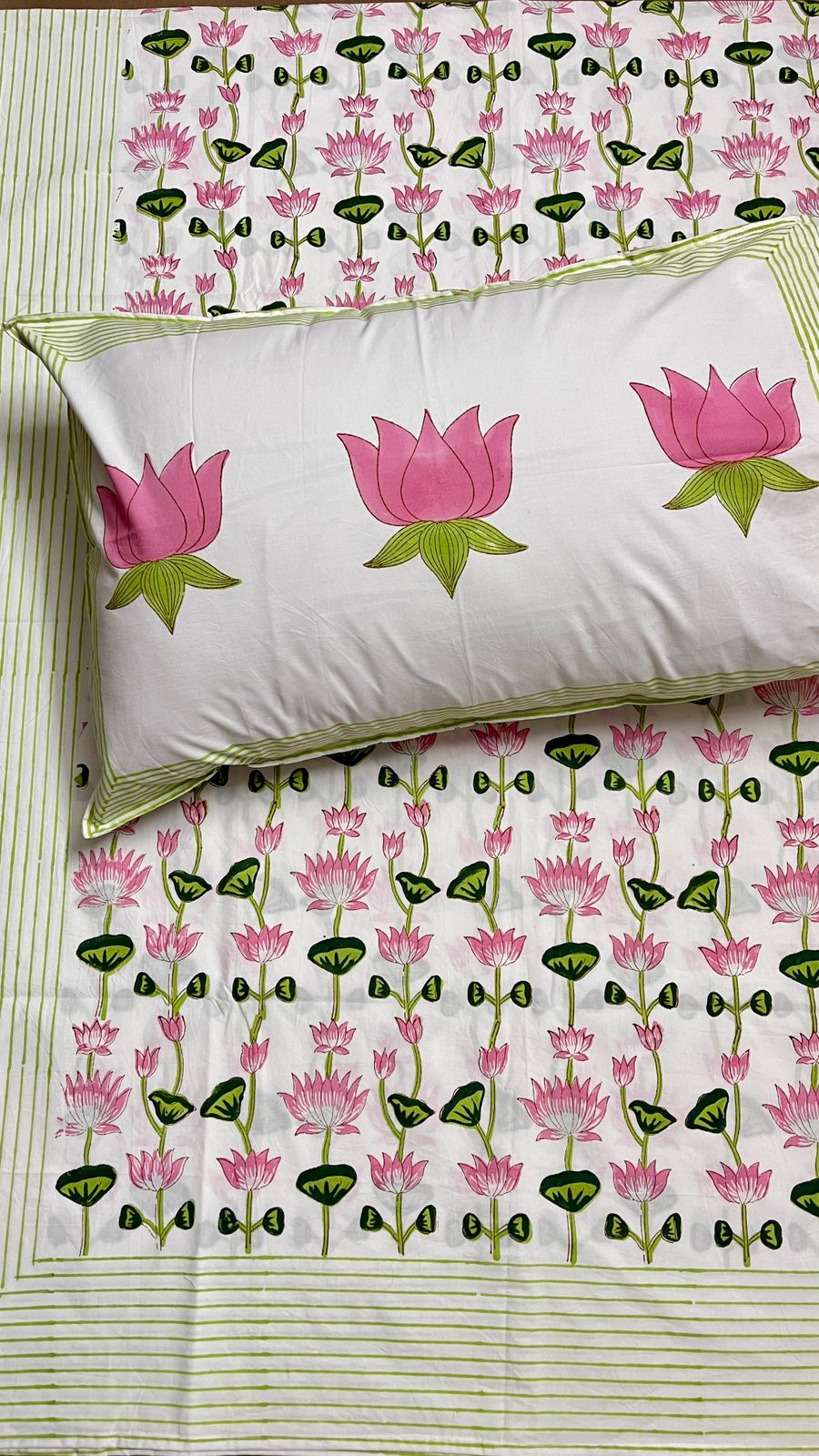 Pure cotton hand-block printed queen size double bedsheets with 2 pillow covers (90x108 inches)