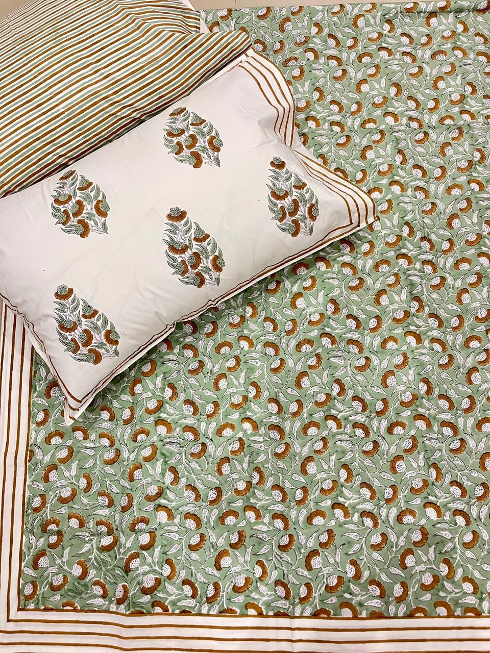 Pure cotton hand-block printed queen size double bedsheets with 2 pillow covers (90x108 inches)