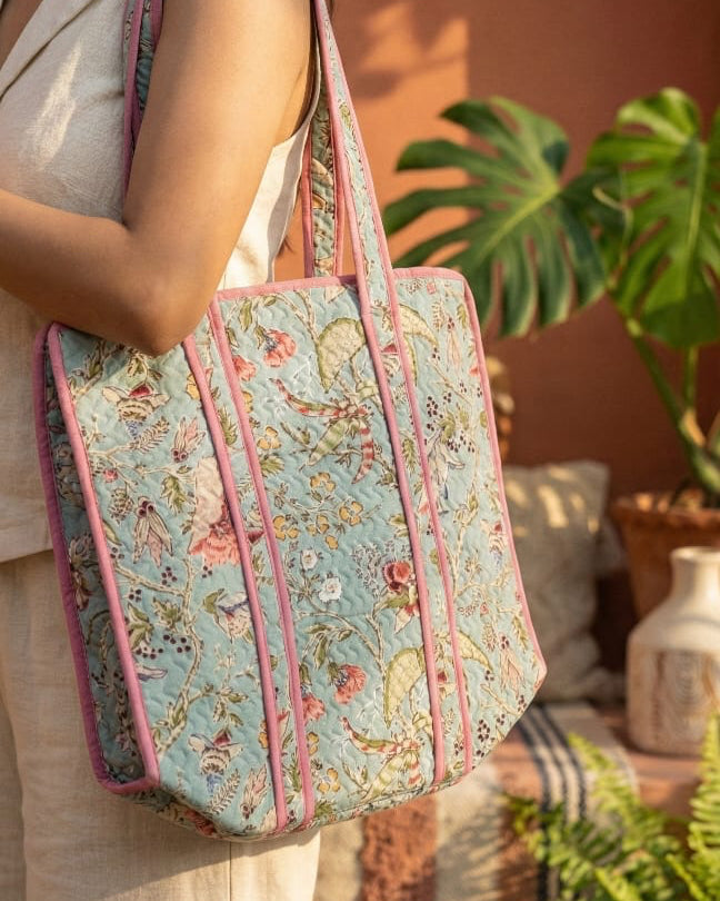 Pure cotton zigzag quilted tote bag (18x18 inches)