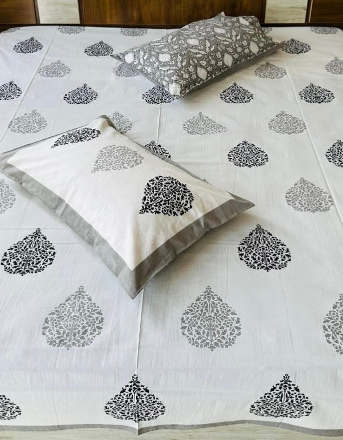 Pure cotton king size bedsheet 100x108 inches with 2 pillow covers