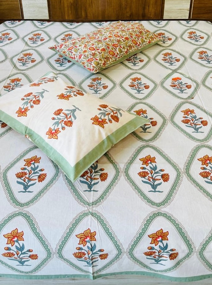 Pure cotton king size bedsheet 100x108 inches with 2 pillow covers